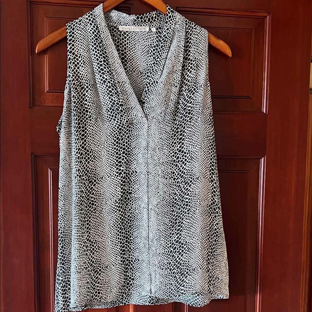 Violet & Claire Monochrome Sleeveless Blouse